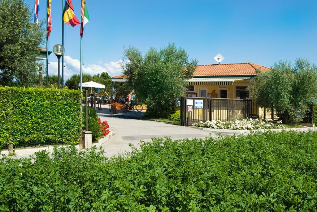 Le Palme Camping & Village Лацизе Екстер'єр фото